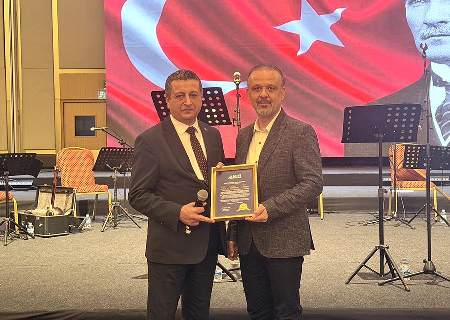 Dr Özgür AKIN Presented the HumanHumanoid Politics and Diplomacy Ambassador Title