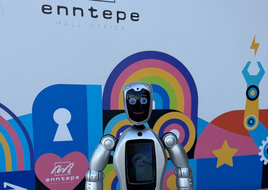 Ada7 the most social member of the robot world is at Enntepe Shopping Mall