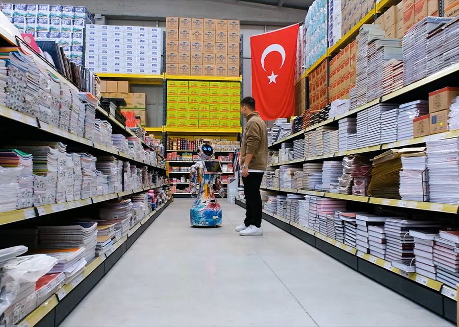 AKINROBOTICS Social Robots Meet AKINSOFT Wolvox ERP