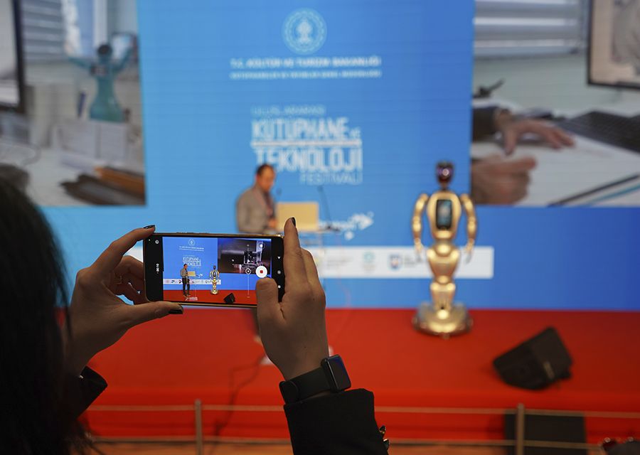 AKINROBOTICS AT THE INTERNATIONAL LIBRARY AND TECHNOLOGY FESTIVAL