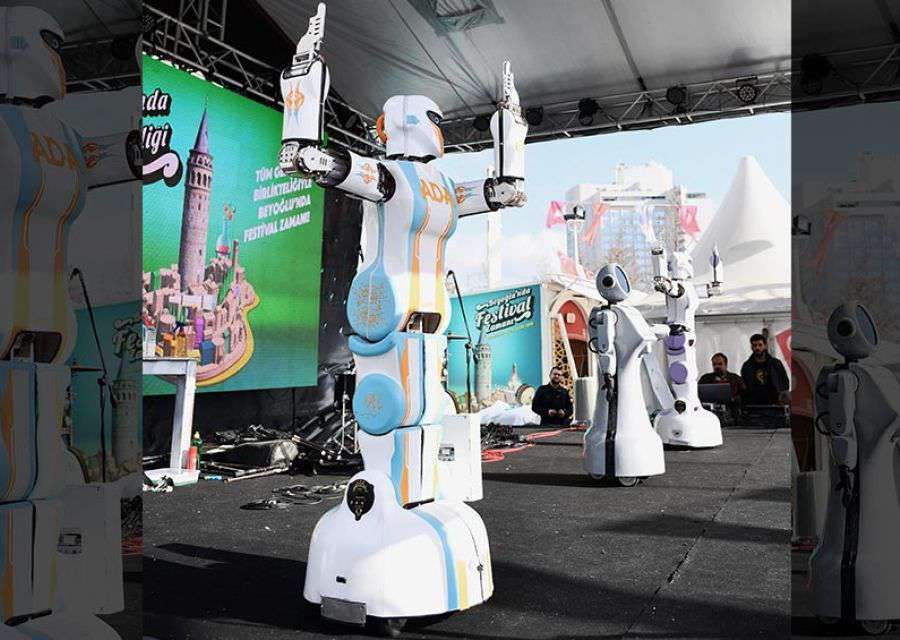 HUMANOID ROBOTS AT TÜBİTAK 4007 BEYOĞLU SCIENCE FESTIVAL