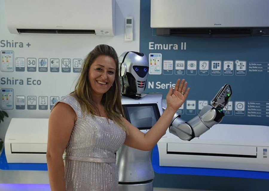 HUMANOID ROBOTS AT DAIKIN ILHAN CLIMATE STORE