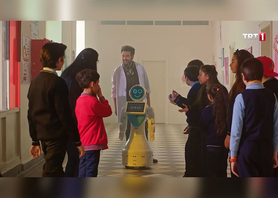 ROBOT MINI ADA STARTS HER ACTING CAREER