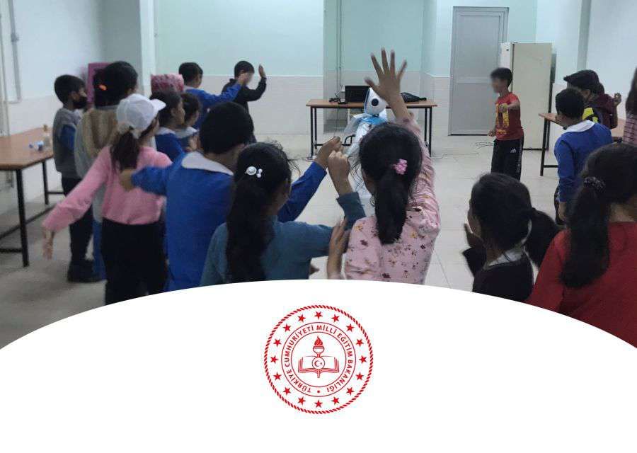 MINI ADA AT KARABAĞ HATİPOĞLU ÖMER AKARSEL MIDDLE SCHOOL