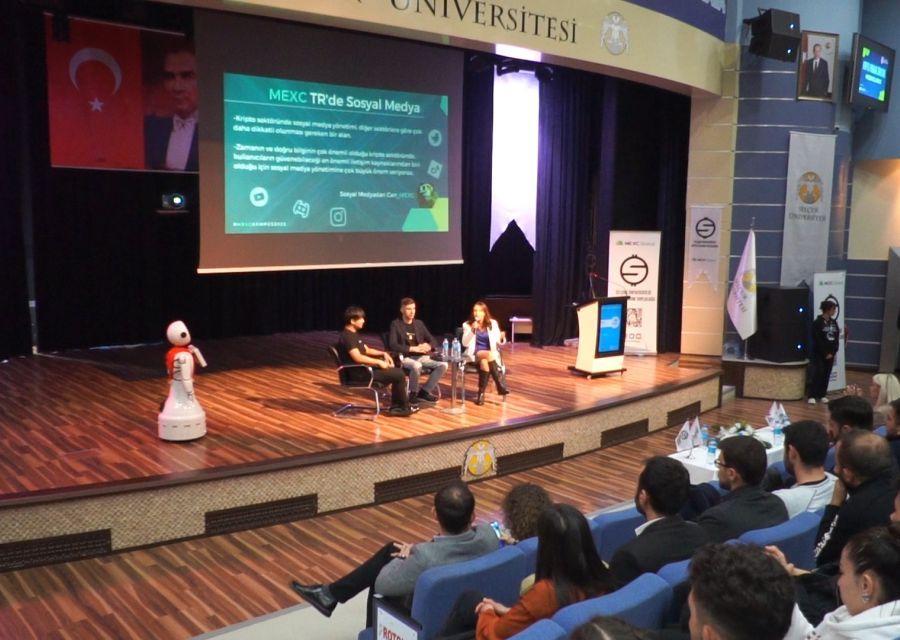 MINI ADA AT KONYA CRYPTOCURRENCY SUMMIT