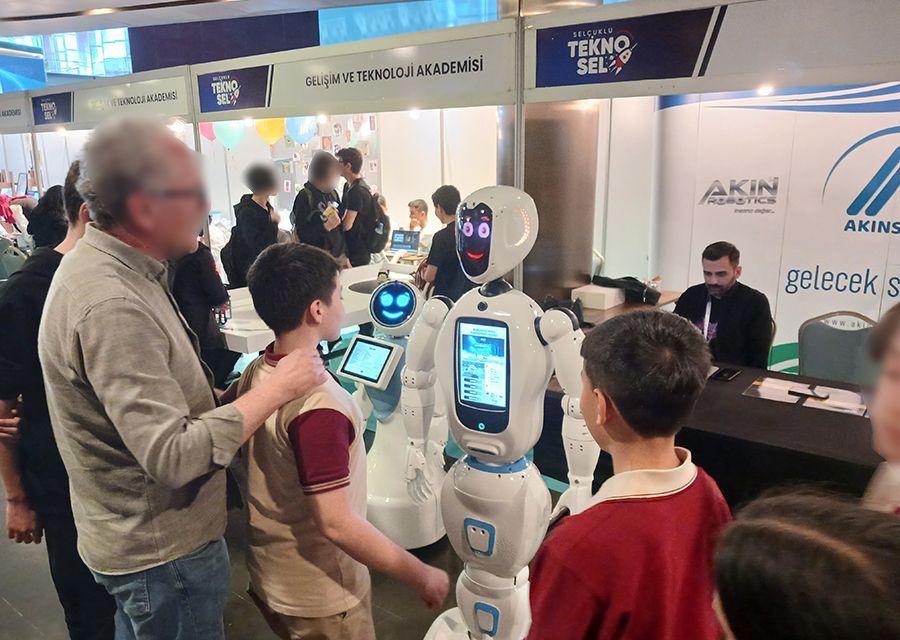 ADA7 AND MINI ADA AT TEKNOSEL TECHNOLOGY AND ROBOT COMPETITION