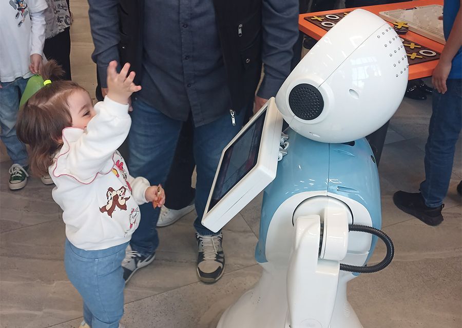MINI ADA AND ADA7 AT THE AÇI KOLEJİ SCIENCE FESTIVAL